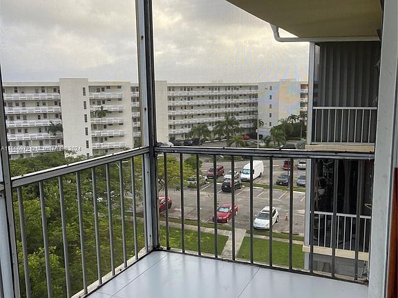 4th image of 2930 Point East Dr APT E610