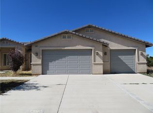 9322 Hollywood Ct, Phelan, CA 92371