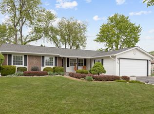 134 Tottenham Ln, Elk Grove Village, IL 60007