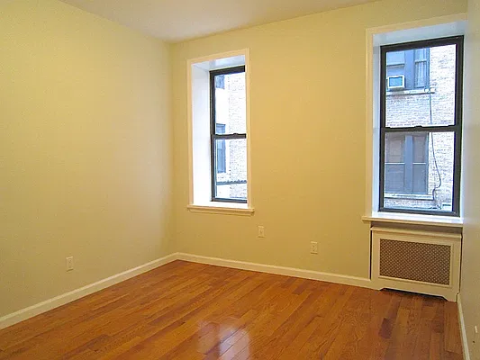 Rented by City Connections Realty | media 32