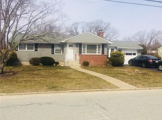 117 Belvedere Dr, Cranston, RI 02920