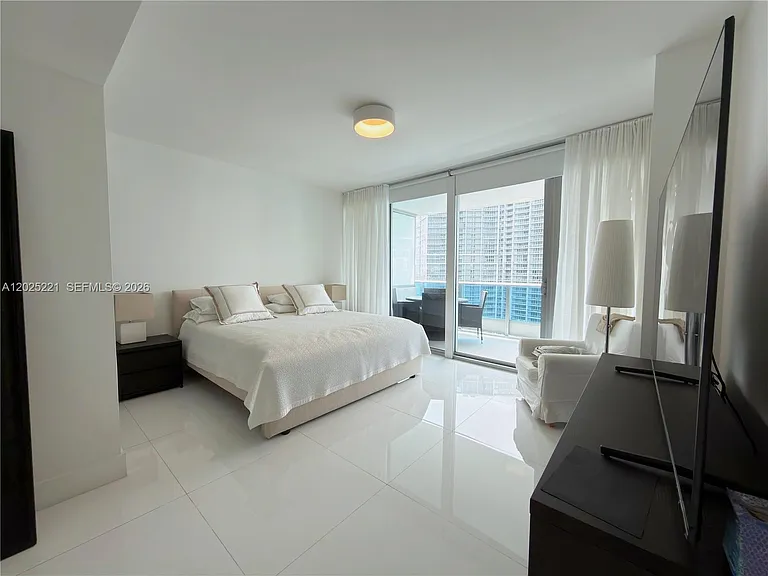 200 Biscayne Boulevard Way #4104 — Photo 8
