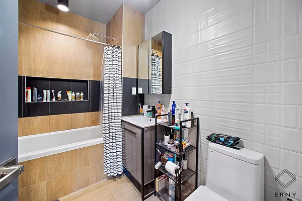 Rented by ERNY LLC | media 17