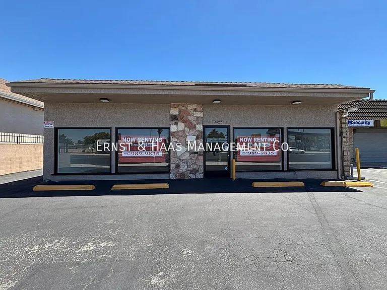 9422 Alondra Blvd — Photo 2