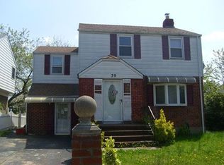 39 Fallon Ave, Elmont, NY 11003