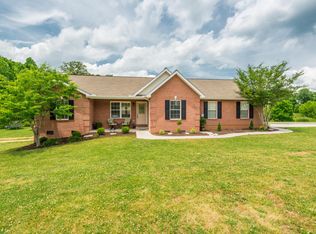 8201 Woodpath Ln, Powell, TN 37849