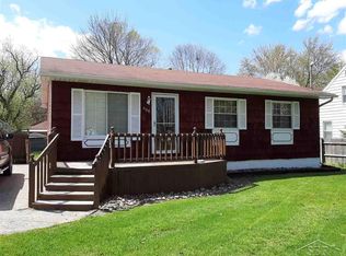 1134 S Front St, Chesaning, MI 48616