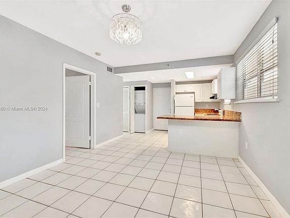 5th image of 3052 SW 27th Ave APT 102