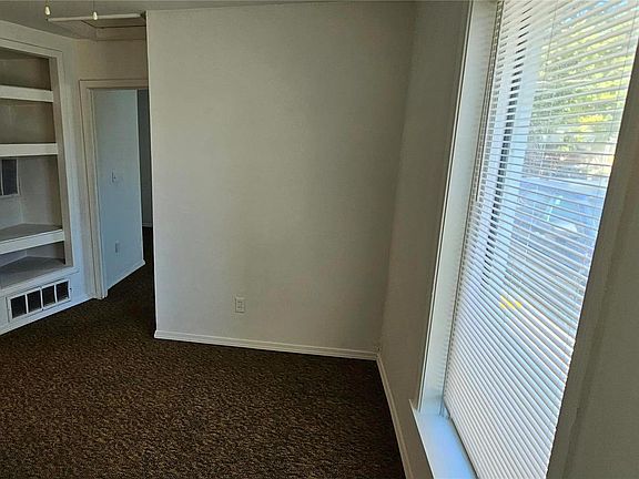4th image of 218 W Felton Ave