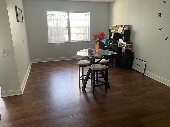 3rd image of 2050 Oleander Blvd APT 5-206