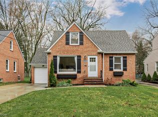 1608 Sunview Rd, Lyndhurst, OH 44124