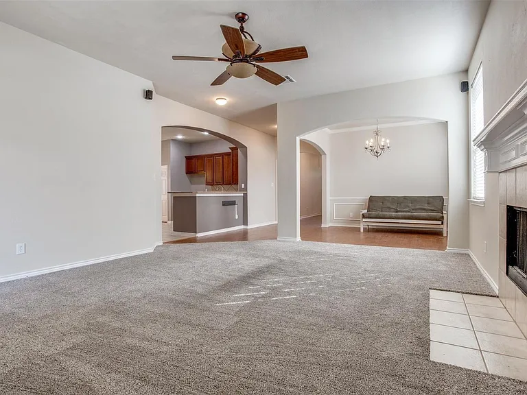 1627 Summerfield Dr — Photo 7
