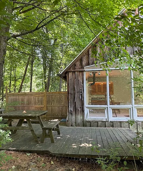 21 Lasher Rd — Photo 2