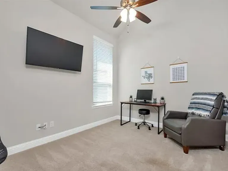 7013 Cross Point Ln — Photo 34