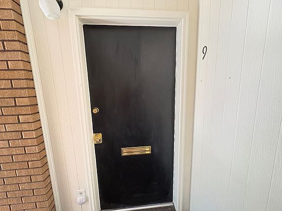 4th image of 109 S 100 E #9