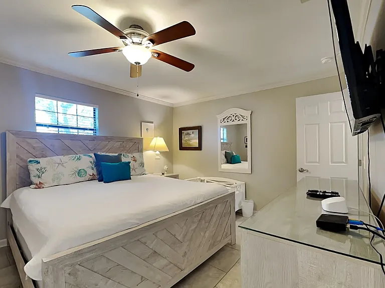109 Driftwood Rd #A — Photo 4