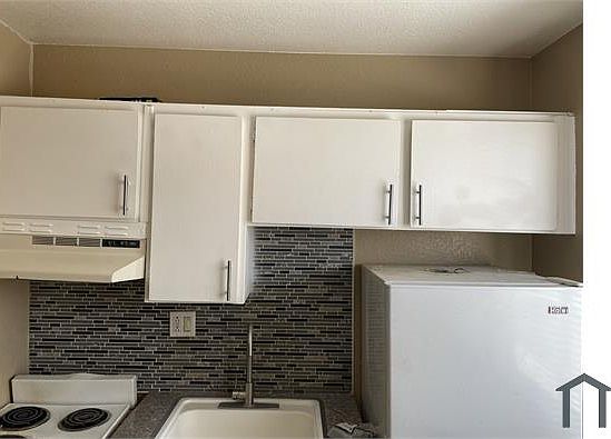 2nd image of 2605 Sherwood St APT I