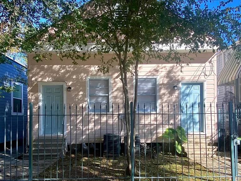 7719 Zimpel St — Photo 1