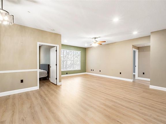 3rd image of 5512 Metrowest Blvd #12203