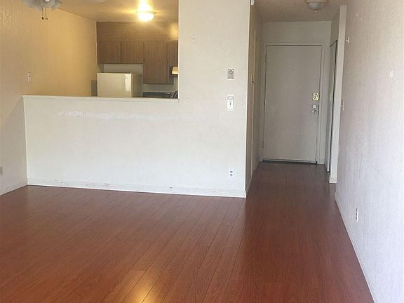 2nd image of 2021 Market Ave APT 233