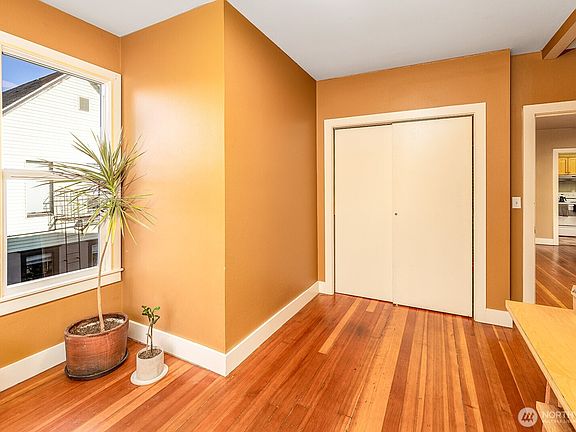 5th image of 2315 E Spring Street