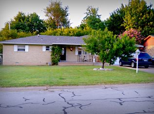 1825 Pine St, Siloam Springs, AR 72761