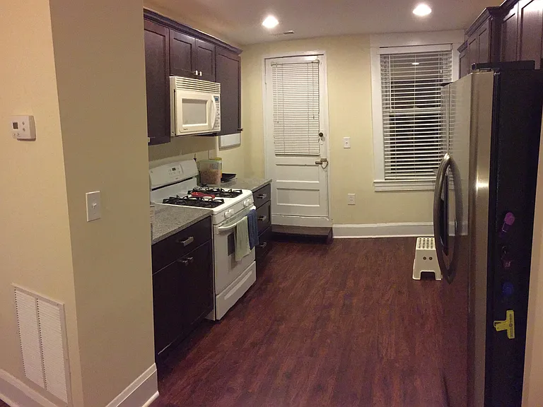 725 Grundy St — Photo 5