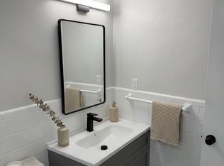 2710 Macomb St NW APT 204, Washington, DC 20008