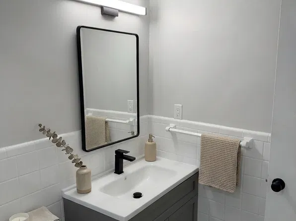 2710 Macomb St NW APT 204, Washington, DC 20008