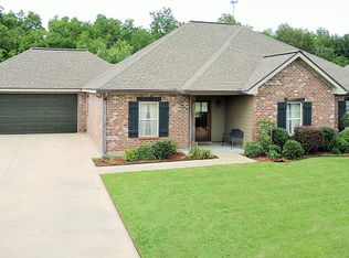 110 Anslem Dr, Youngsville, LA 70592