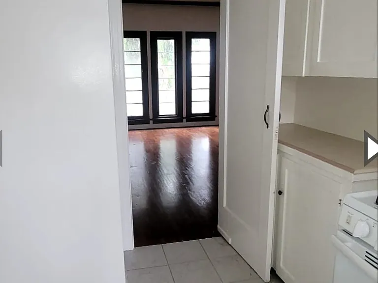 7806 Rosewood Ave — Photo 5