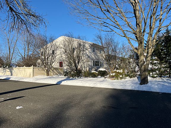 3rd image of 1 Shelby Ct