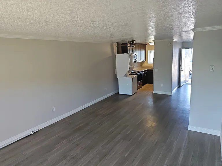 1010-1054 Clearbrook Ln — Photo 12