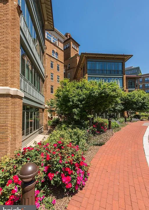 2425 L St NW #736