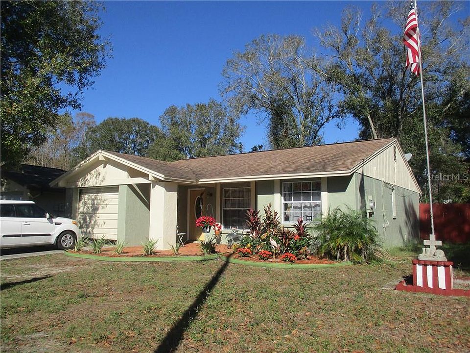 1st image of 15938 Winding Dr