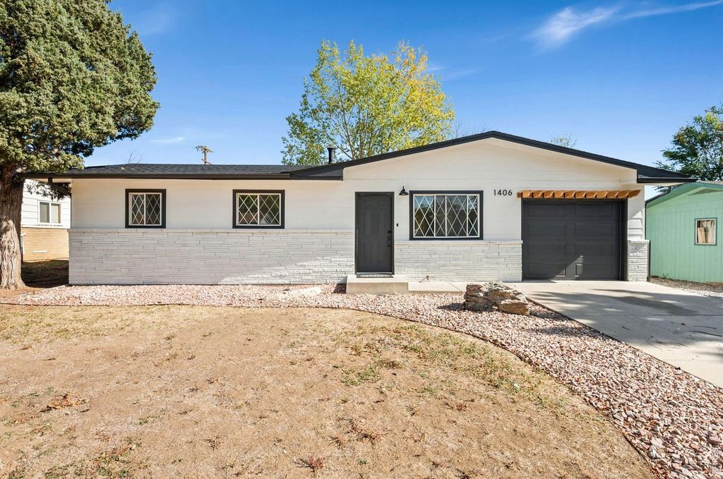 1406 S Douglas Ave