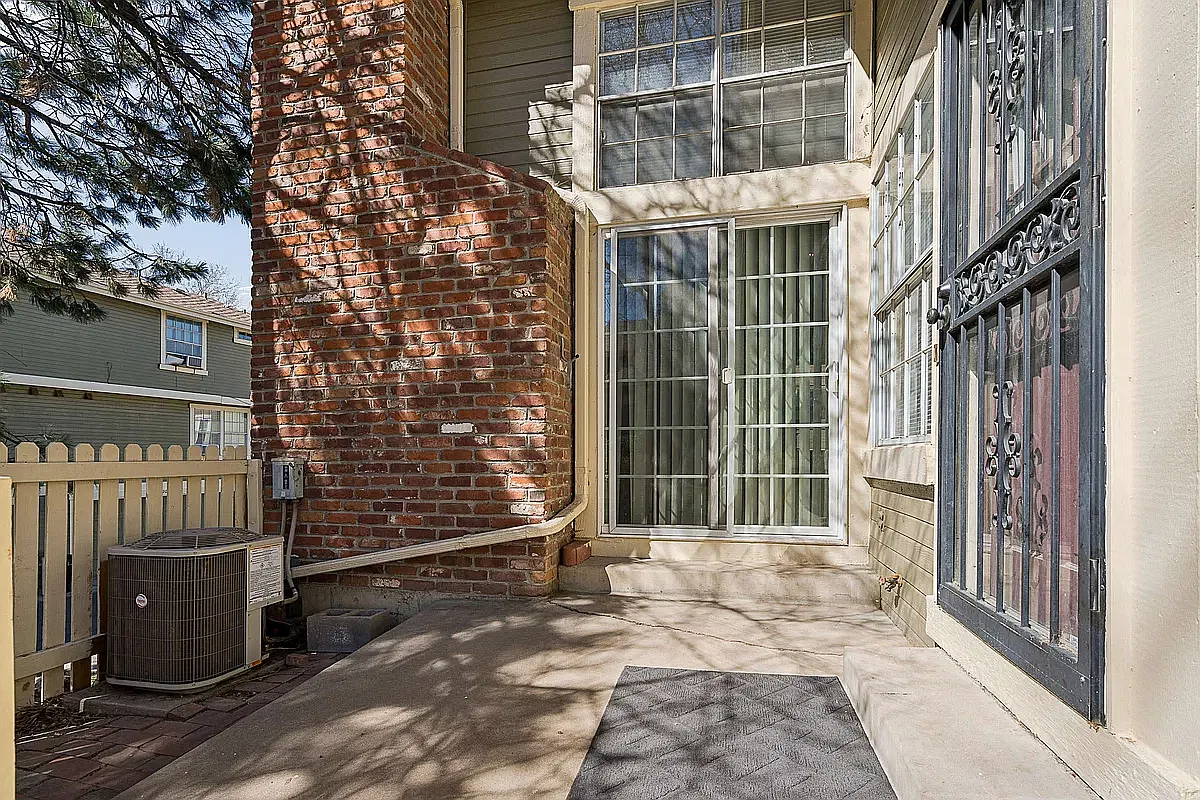 1 bed, 824 sqft, $2,500 — Photo 3