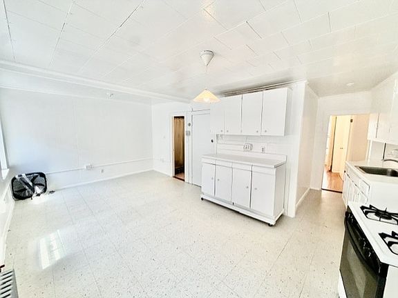 5th image of 12 Hanover Ave #4