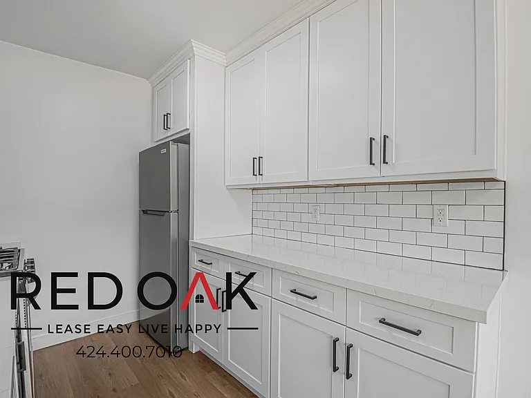 340 W 87th St #5 — Photo 8