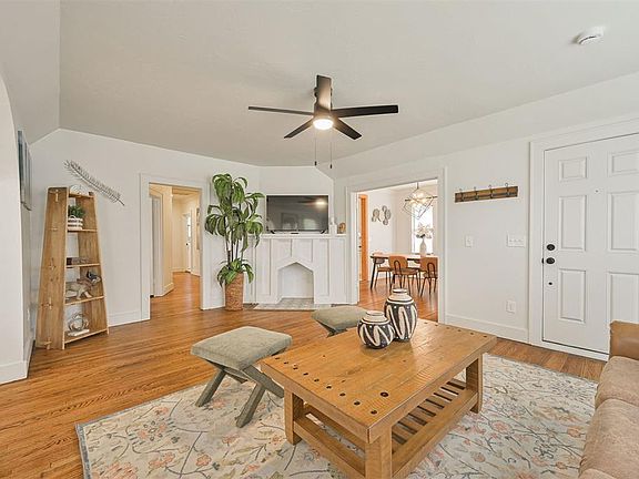 5th image of 821 NE 17th St