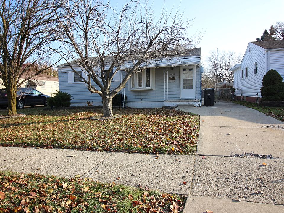 1st image of 7521 Katherine St