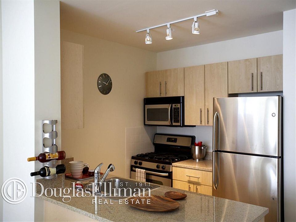 1st image of 11 E 1st St APT 207