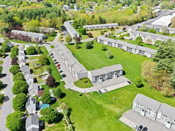 94 Tennis Plaza Rd Unit 10, Dracut, MA 01826