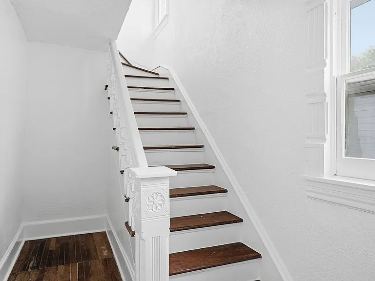 220 Brooklyn Ave — Photo 22