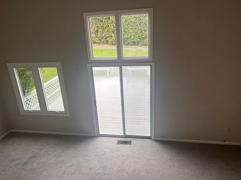 112 Krista Ct — Photo 4