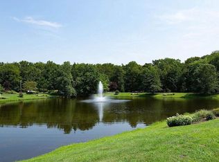 22 Kettlebrook Dr, Mount Laurel, NJ 08054