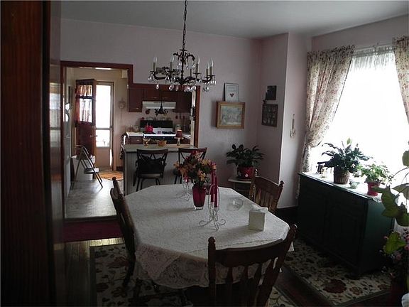 3rd image of 225 Parklyn St