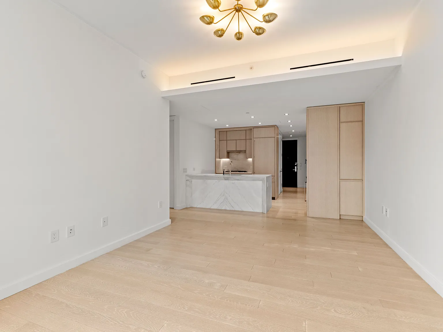 138 East 50th Street — Photo 4