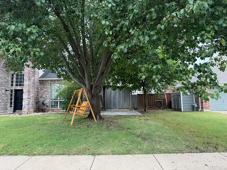 1137 Robin Cir — Photo 22
