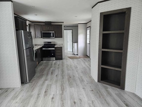 4th image of 41 Audrey Lane